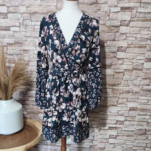 Eliza J | Dresses | Eliza J Hunter Green Floral Belted Dress With Balloon  Sleeves Floral Wrap Dress | Poshmark